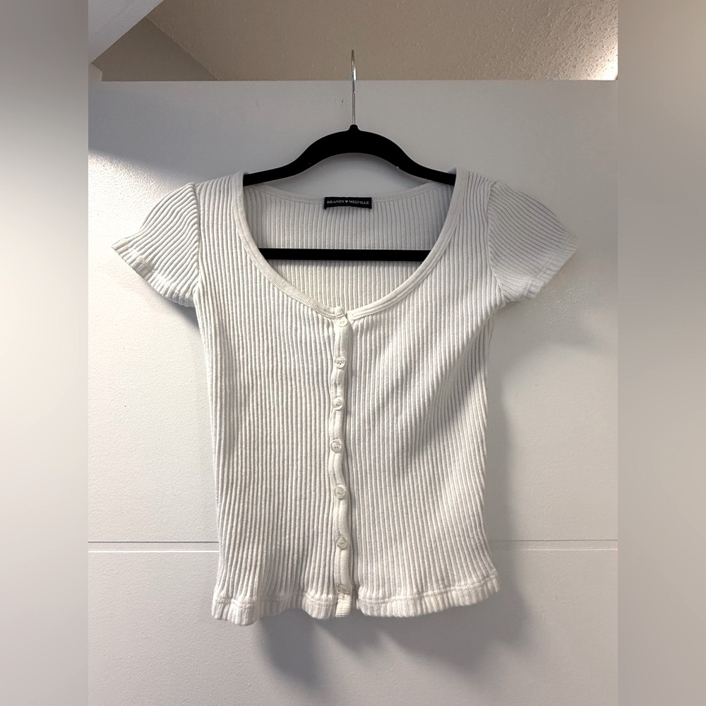 🩵Brandy Melville - White Cap Sleeve Ribbed Tee